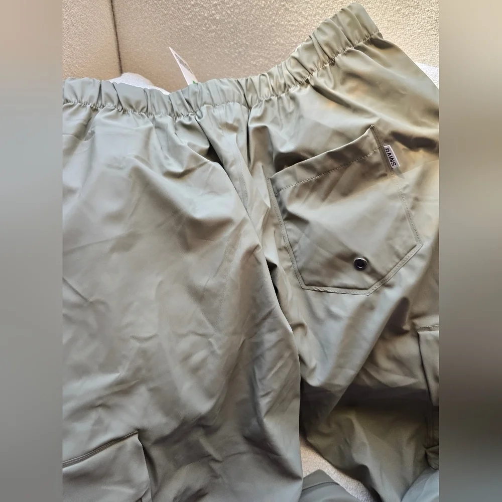 NWT! RAINS, UNISEX, Cargo Rain Pants, Regular W3, Drift, Size Small, MSRP $140